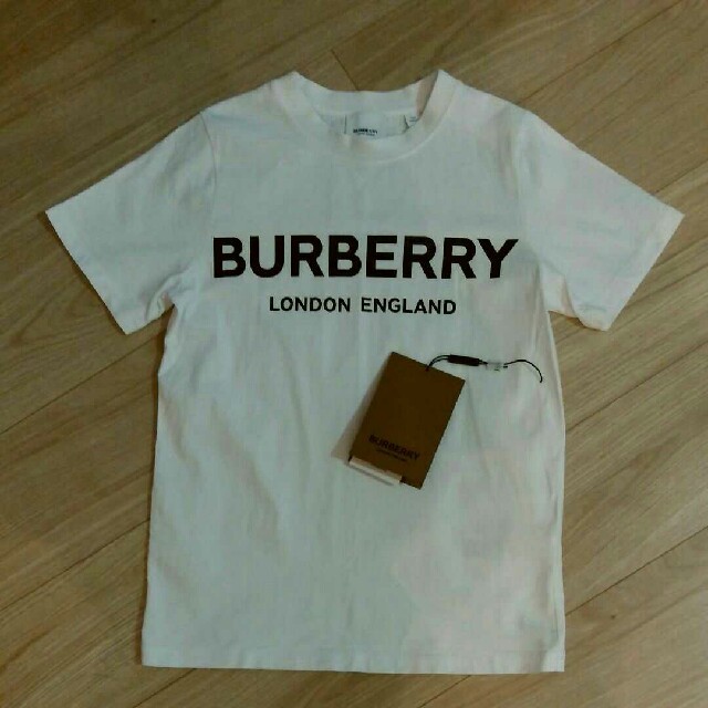 BURBERRY kids ロゴTシャツ　10α | フリマアプリ ラクマ