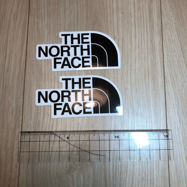 THE NORTH FACE(ザノースフェイス)のカッティングステッカー 自動車/バイクの自動車(車外アクセサリ)の商品写真