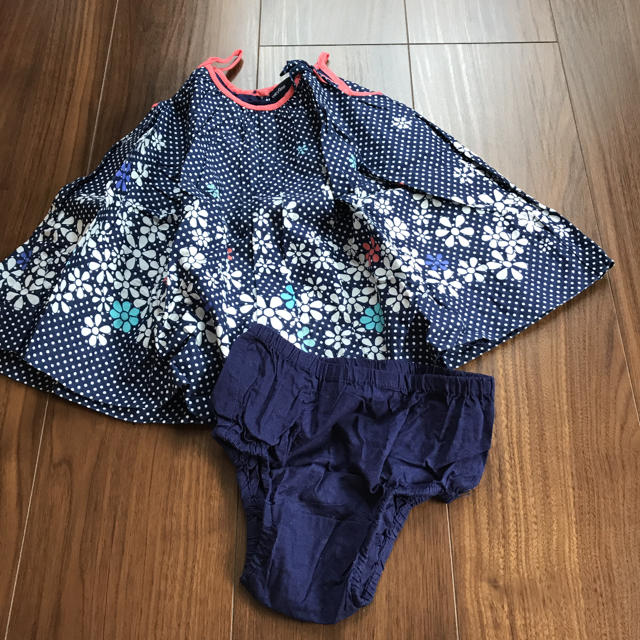 babyGAP(ベビーギャップ)のワンピース、アンダーパンツセット キッズ/ベビー/マタニティのベビー服(~85cm)(ワンピース)の商品写真