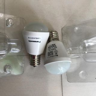 パナソニック(Panasonic)のパナソニック  LED LDA5ＬーHーE17/W. 2個　中古(蛍光灯/電球)