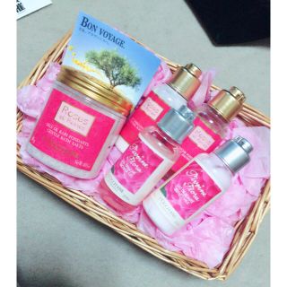 ロクシタン(L'OCCITANE)の値下げ！ロクシタンセット🌹(ボディローション/ミルク)