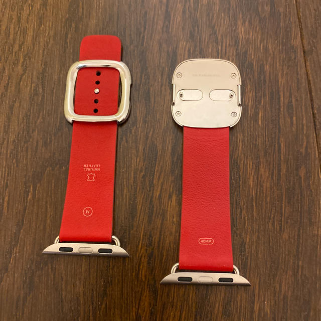 Apple(アップル)のApple Watch 40mmルビーPRODUCT REDモダンバックル メンズの時計(レザーベルト)の商品写真