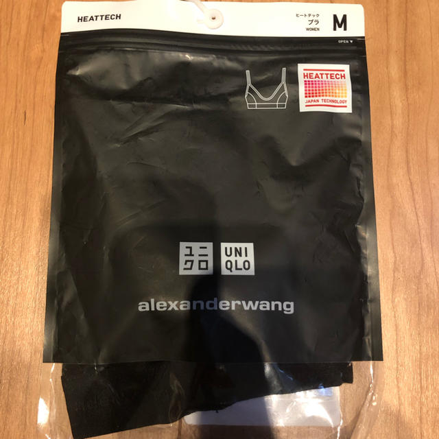 UNIQLO(ユニクロ)の新品/未使用　Uniqlo ×Alexander Wang ブラ レディースの下着/アンダーウェア(アンダーシャツ/防寒インナー)の商品写真