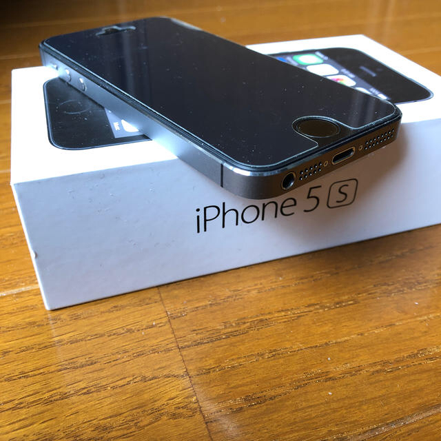 iPhone 5s 32GB スペースグレー 2