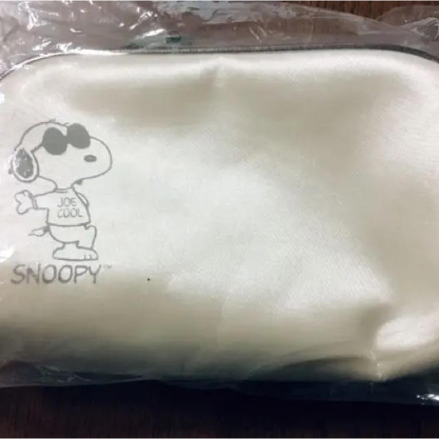 スヌーピー サテンポーチ SNOOPY レディースのファッション小物(ポーチ)の商品写真