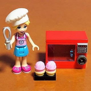 レゴ(Lego)のレゴ★フレンズ ステファニー オーブンで調理 オリジナルアレンジ 赤 美品 人気(キャラクターグッズ)