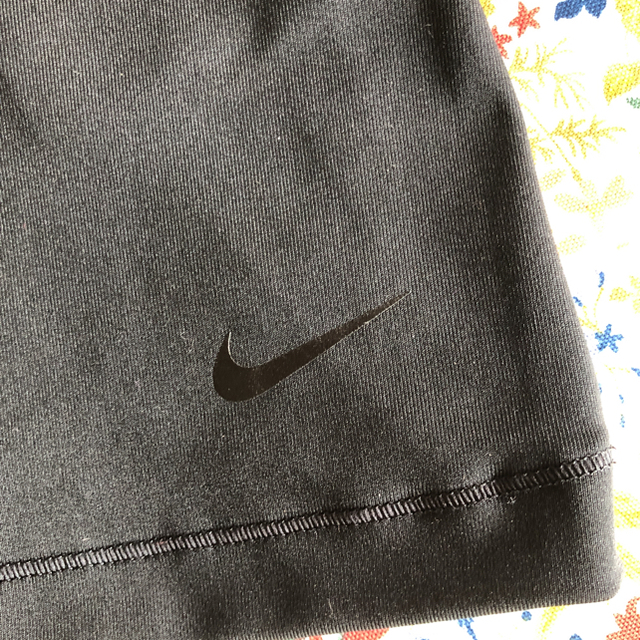 NIKE(ナイキ)のNIKE  ヨガウェア　フィットネス　トップス スポーツ/アウトドアのトレーニング/エクササイズ(ヨガ)の商品写真