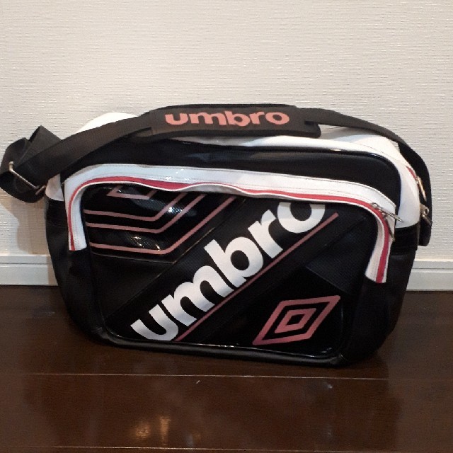 UMBRO(アンブロ)のエナメルバッグ スポーツ/アウトドアのスポーツ/アウトドア その他(その他)の商品写真