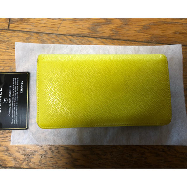 CHANEL(シャネル)のUsed CHANEL長財布　Yellow SALE!!!!!! レディースのファッション小物(財布)の商品写真