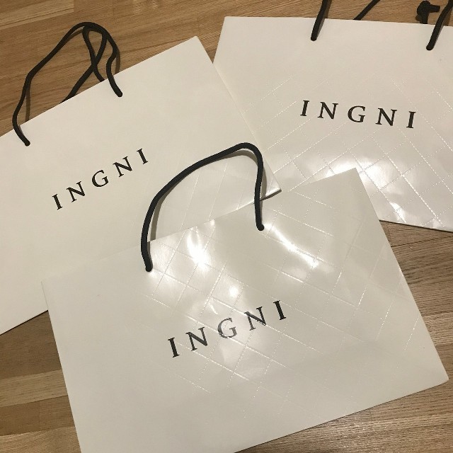 INGNI(イング)の【美品】INGNI ショップ袋 ３枚 レディースのバッグ(ショップ袋)の商品写真