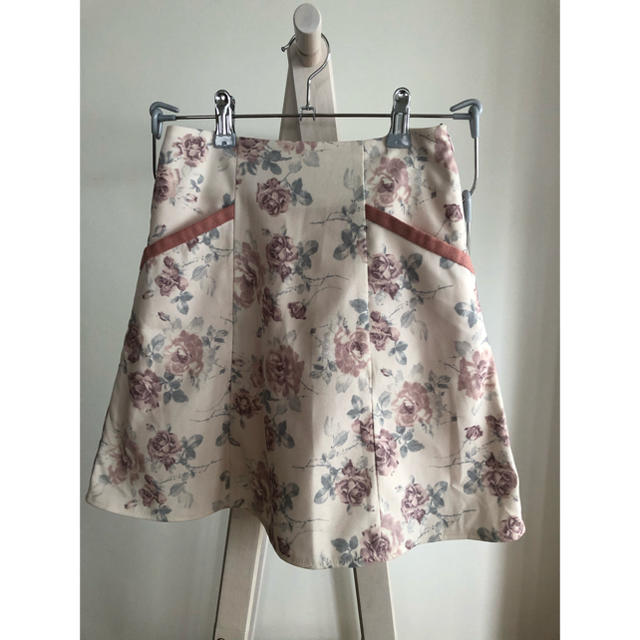 evelyn(エブリン)のAnMIILE ☽ 花柄パイピングスカート レディースのスカート(ミニスカート)の商品写真