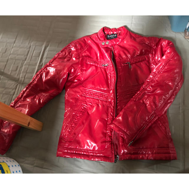 赤　ライダースジャケット　ほぼ未使用 レディースのジャケット/アウター(ライダースジャケット)の商品写真