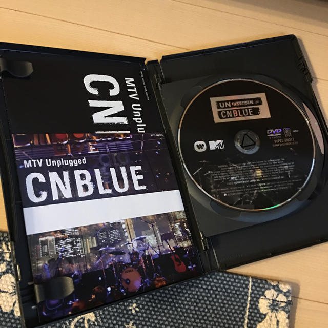 CNBLUE(シーエヌブルー)のCNBLUE MTV　Unplugged（初回限定盤） DVD エンタメ/ホビーのDVD/ブルーレイ(ミュージック)の商品写真