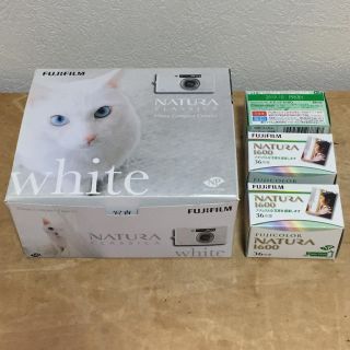 フジフイルム(富士フイルム)のFUJI natura classica WHITE 未使用品 フィルム付き(フィルムカメラ)