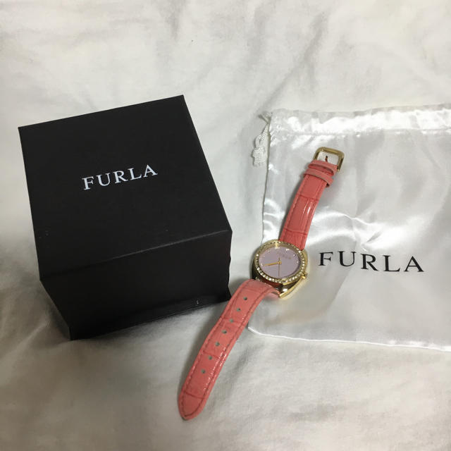【FURLA】ピンクベルト時計