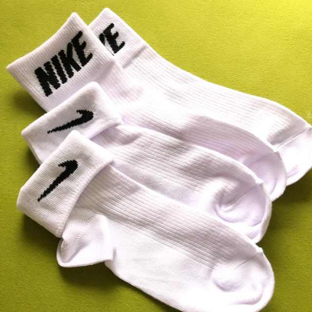 NIKE(ナイキ)の【ナイキ】 NEW‼️2WAY 白 靴下 2足組 NK-3RW 23-25 レディースのレッグウェア(ソックス)の商品写真