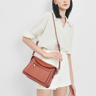 チャールズアンドキース(Charles and Keith)のCharles & Keith トップフラップサッチェル (ショルダーバッグ)