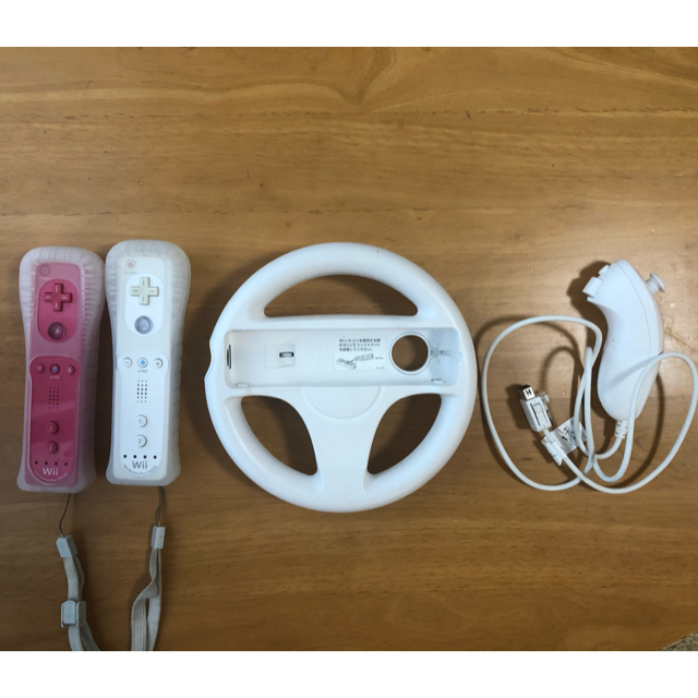 Wii(ウィー)の【中古】Wii 本体　マリオカート Wiiパーティ セット エンタメ/ホビーのゲームソフト/ゲーム機本体(家庭用ゲーム機本体)の商品写真