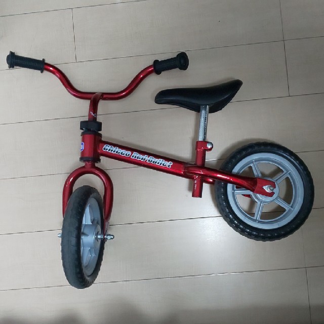 Chicco Red Bullet（ストライダー風自転車型遊具）