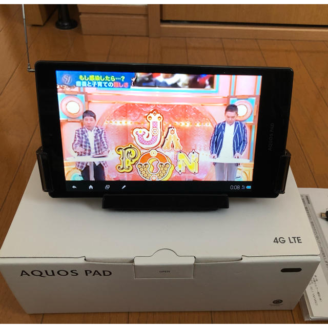 SHARP(シャープ)の箱付美品 AQUOS PAD SHT21 (SHARP 7インチタブレット)au スマホ/家電/カメラのPC/タブレット(タブレット)の商品写真