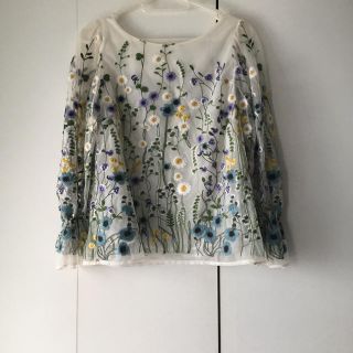 アナトリエ(anatelier)の【美品】アナトリエ　ブラウス　花柄チュール  エンブロイダリー刺繍(シャツ/ブラウス(長袖/七分))