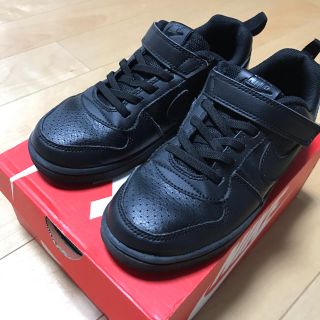 ナイキ(NIKE)のナイキ   スニーカー　黒　20cm(スニーカー)