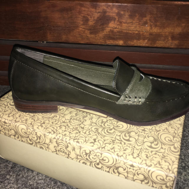 RANDA(ランダ)のカーキ ペタンコ靴 レディースの靴/シューズ(ローファー/革靴)の商品写真