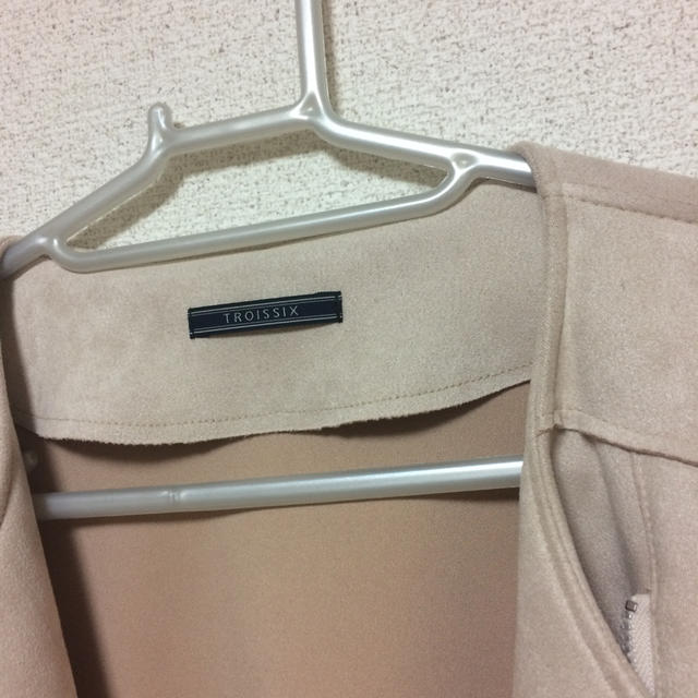 ZARA(ザラ)のトロワシス  フェイクスェードジャケット レディースのジャケット/アウター(ノーカラージャケット)の商品写真