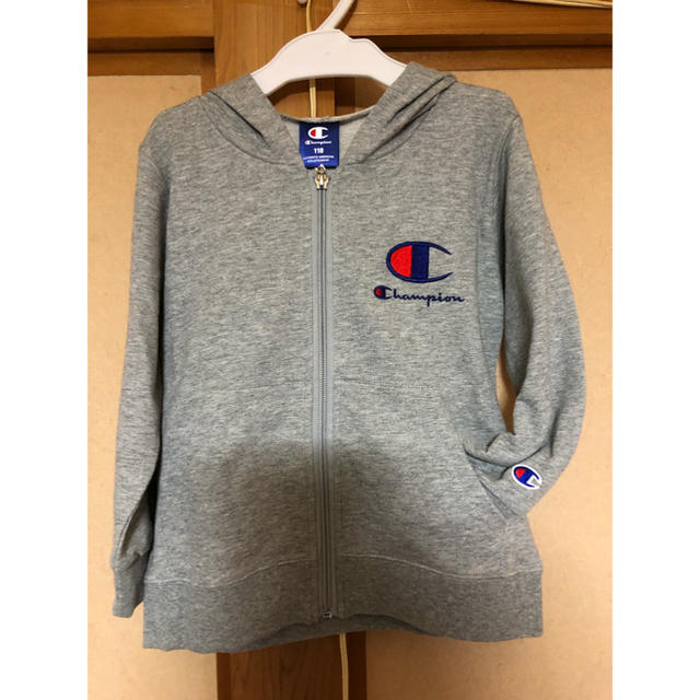 Champion(チャンピオン)のChampion パーカー キッズ/ベビー/マタニティのキッズ服男の子用(90cm~)(Tシャツ/カットソー)の商品写真