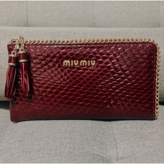 ミュウミュウ(miumiu)のmiumiu クラッチバッグ、長財布(クラッチバッグ)