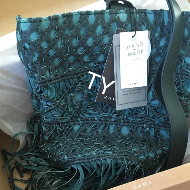 ZARA(ザラ)の完売品 ザラ フリンジ 本革 レザー バッグ ショルダー タッセル 巾着 レトロ レディースのバッグ(ショルダーバッグ)の商品写真