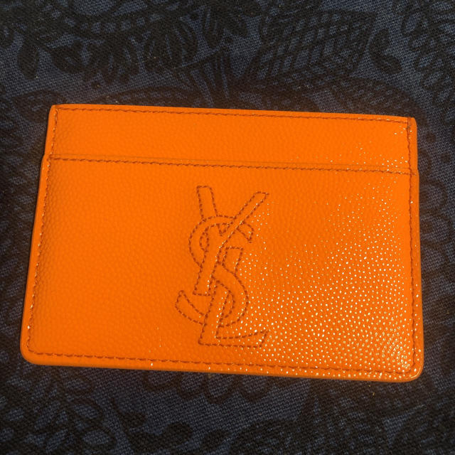 Saint Laurent(サンローラン)のサンローラン パスケース レディースのファッション小物(名刺入れ/定期入れ)の商品写真