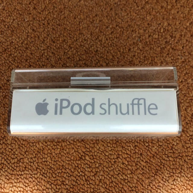 Apple(アップル)の「ほりけんさま専用」iPod shuffle1GB A1204 スマホ/家電/カメラのオーディオ機器(ポータブルプレーヤー)の商品写真