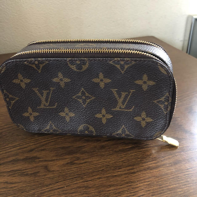 LOUIS VUITTON(ルイヴィトン)のルイヴィトン　化粧ポーチ レディースのファッション小物(ポーチ)の商品写真