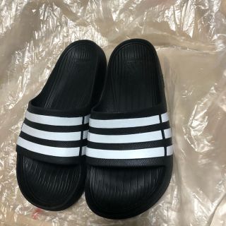 アディダス(adidas)のべナッシ　23cm(サンダル)