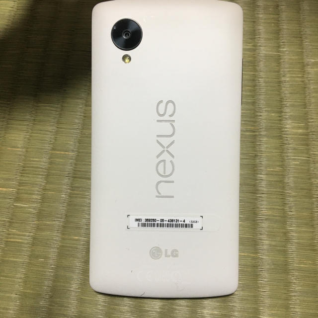 LG Electronics(エルジーエレクトロニクス)のNexus5 32GB ホワイト スマホ/家電/カメラのスマートフォン/携帯電話(スマートフォン本体)の商品写真