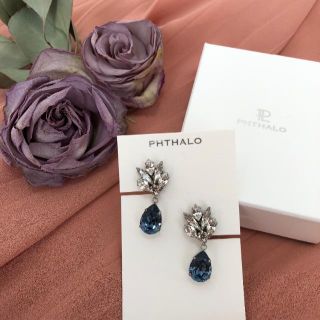 【PHTHALO 】スワロフスキーデニムブルーイヤリング(イヤリング)