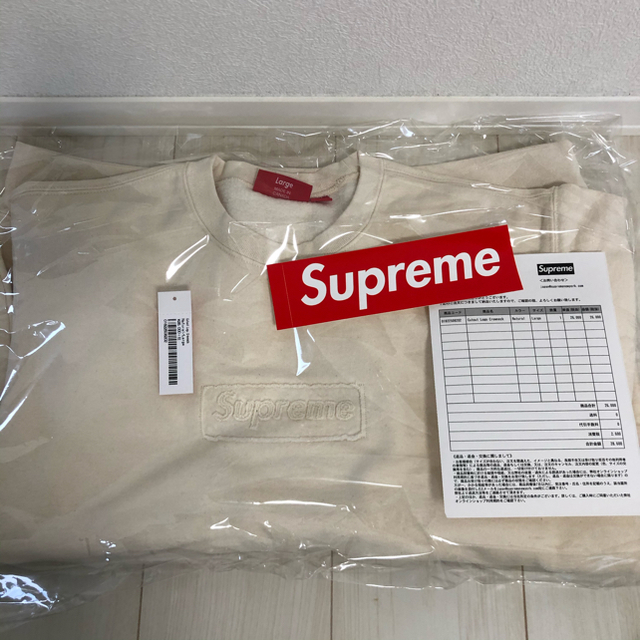 Supreme(シュプリーム)のCutout Logo Crewneck Natural メンズのトップス(スウェット)の商品写真