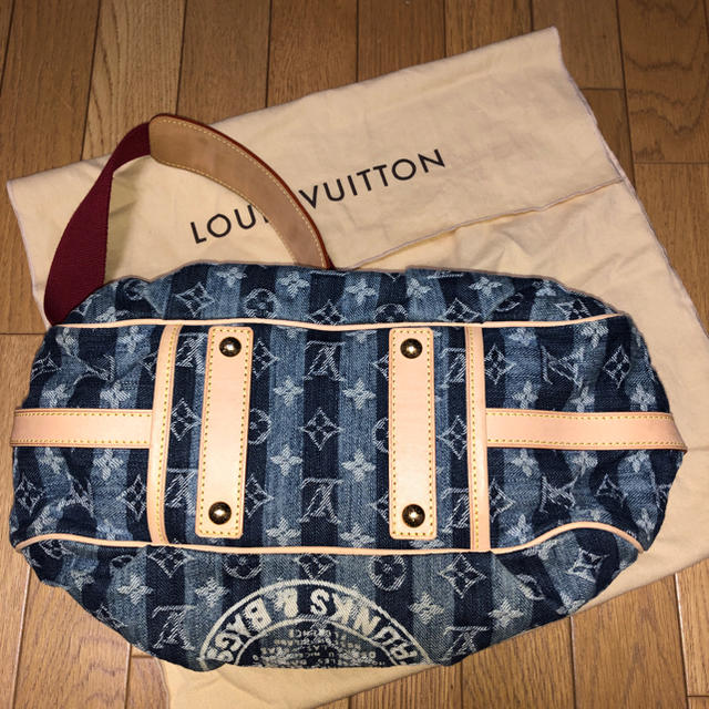 LOUIS VUITTON(ルイヴィトン)のLOUISVUITTON ルイヴィトン　デニムバッグ　カバレイエ レディースのバッグ(ショルダーバッグ)の商品写真