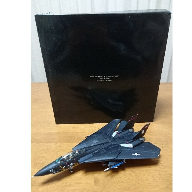 F-14 トムキャット「映画トップガンの機体」 エンタメ/ホビーのおもちゃ/ぬいぐるみ(模型/プラモデル)の商品写真