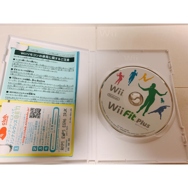 Wii(ウィー)のWii fit plus バランスボード付き エンタメ/ホビーのゲームソフト/ゲーム機本体(家庭用ゲームソフト)の商品写真