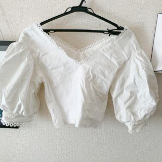 ザラ(ZARA)のbirthdaybash VカットパンチレースTOPS(カットソー(半袖/袖なし))