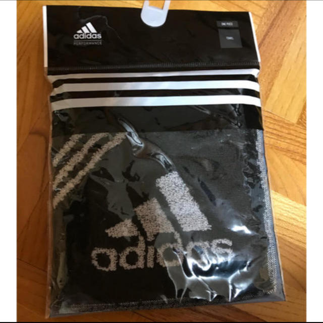 adidas(アディダス)のadidasタオル メンズのファッション小物(ハンカチ/ポケットチーフ)の商品写真