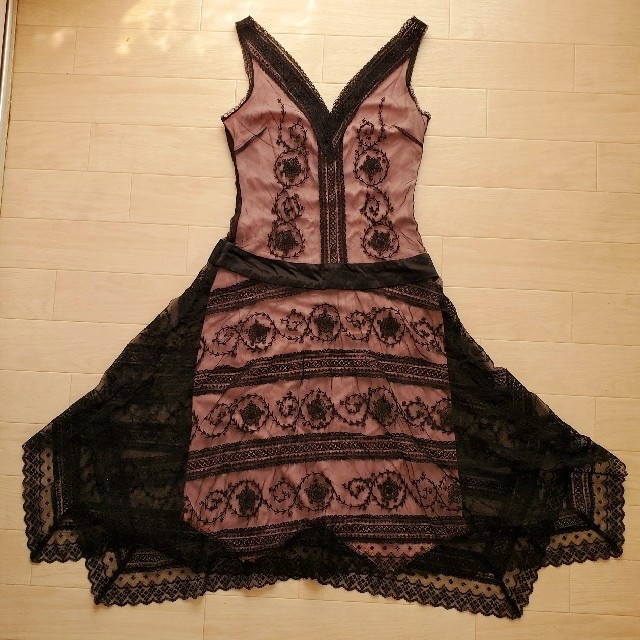 BCBG MAXAZRIA　ピンク地&黒レース柄　ワンピースドレス　M