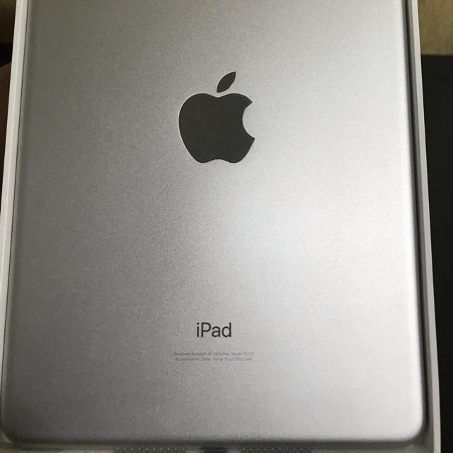 iPad mini(第5世代)Wi-Fi 64GB シルバー 1