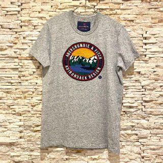 アバクロンビーアンドフィッチ(Abercrombie&Fitch)の【新品未使用】Abercrombie & Fitch Tシャツ Sサイズ(Tシャツ/カットソー(半袖/袖なし))