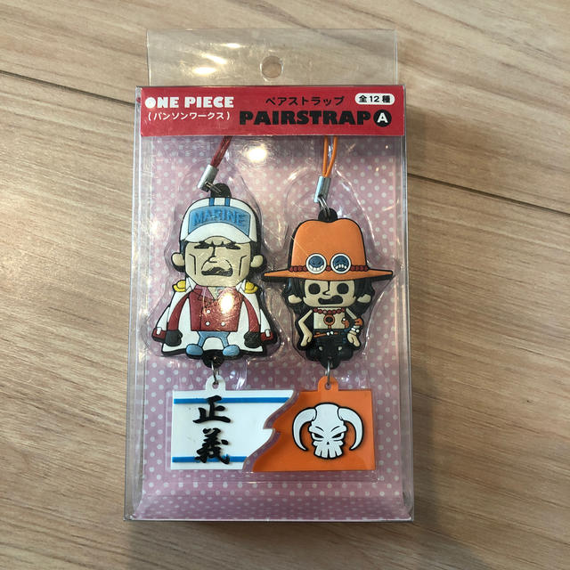 ONE PIECE ペアストラップA  赤犬　エース エンタメ/ホビーのアニメグッズ(ストラップ)の商品写真