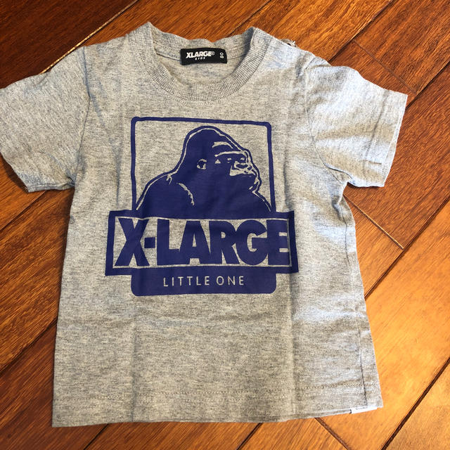 XLARGE(エクストララージ)のXLARGETシャツ　80 cm キッズ/ベビー/マタニティのベビー服(~85cm)(Ｔシャツ)の商品写真