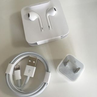 アイフォーン(iPhone)のiPhone イヤホン 充電器 ※ワイヤレスではありません(バッテリー/充電器)