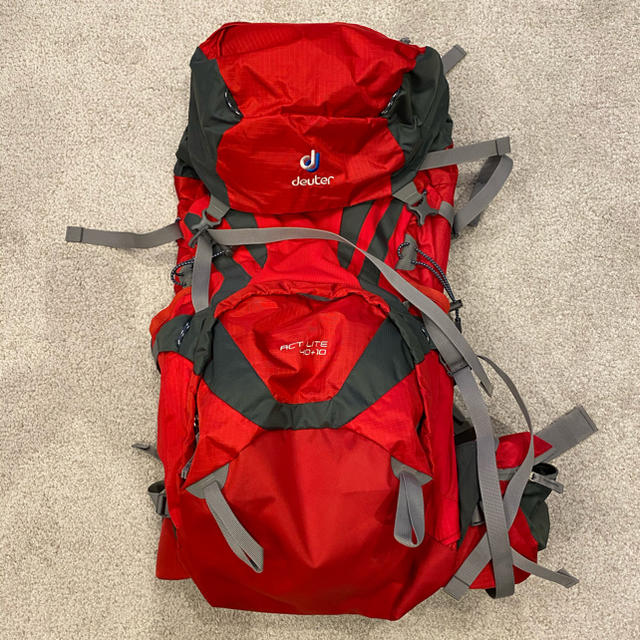 Deuter(ドイター)の【アスナロさま専用deuter　ドイター】ACT LITE 40+10 スポーツ/アウトドアのアウトドア(登山用品)の商品写真